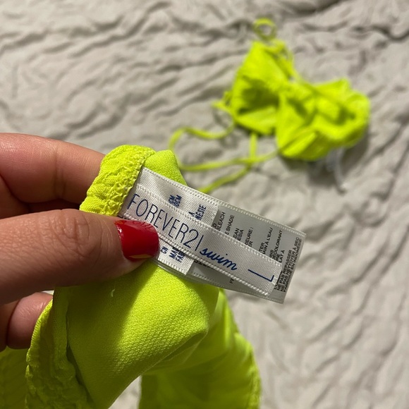 Neon yellow bikini - Picture 3 of 4